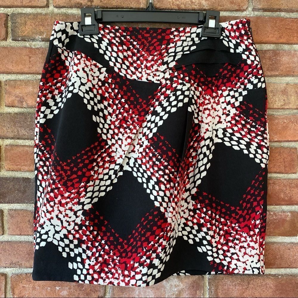 Worthington Red, White, & Black Patterned Lined Pencil Skirt with Abstract Waist